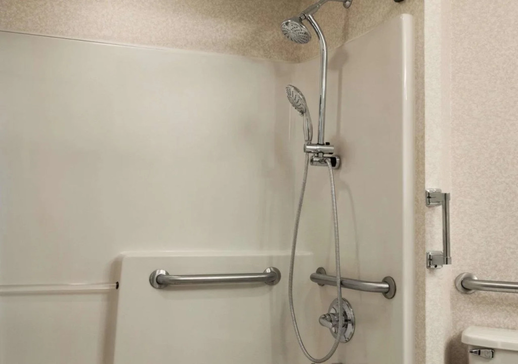 Days Inn by Wyndham Shelburne/Burlington