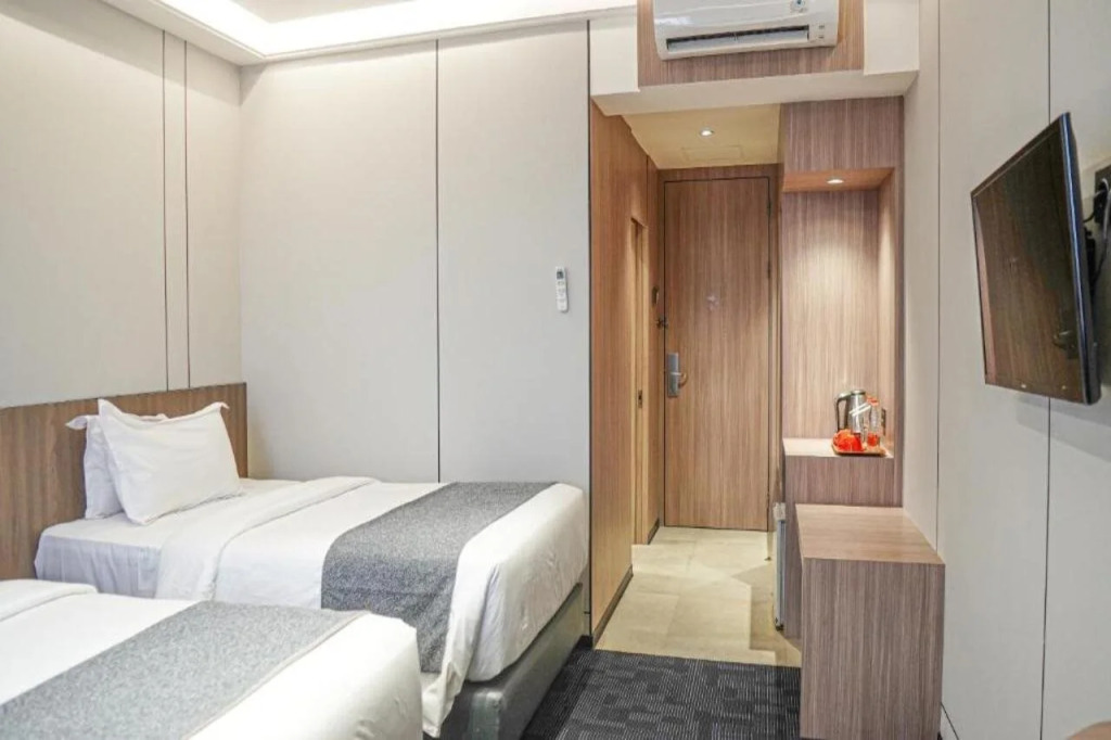 New Hollywood Hotel