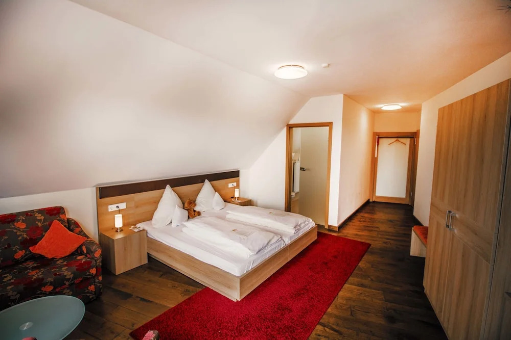 Landhotel und Weingasthof Schwarzer Adler