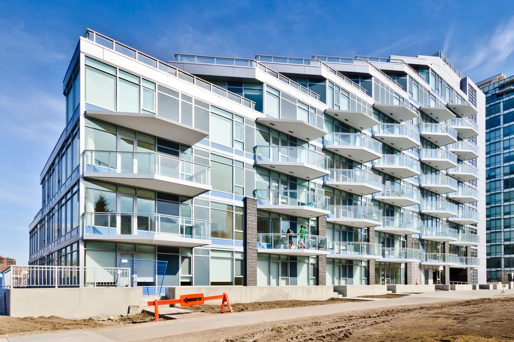 Suite Digs Waterfront