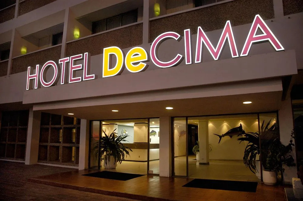 Hotel De Cima