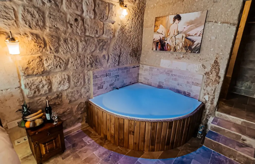 Bayar Cave Suites Special Class
