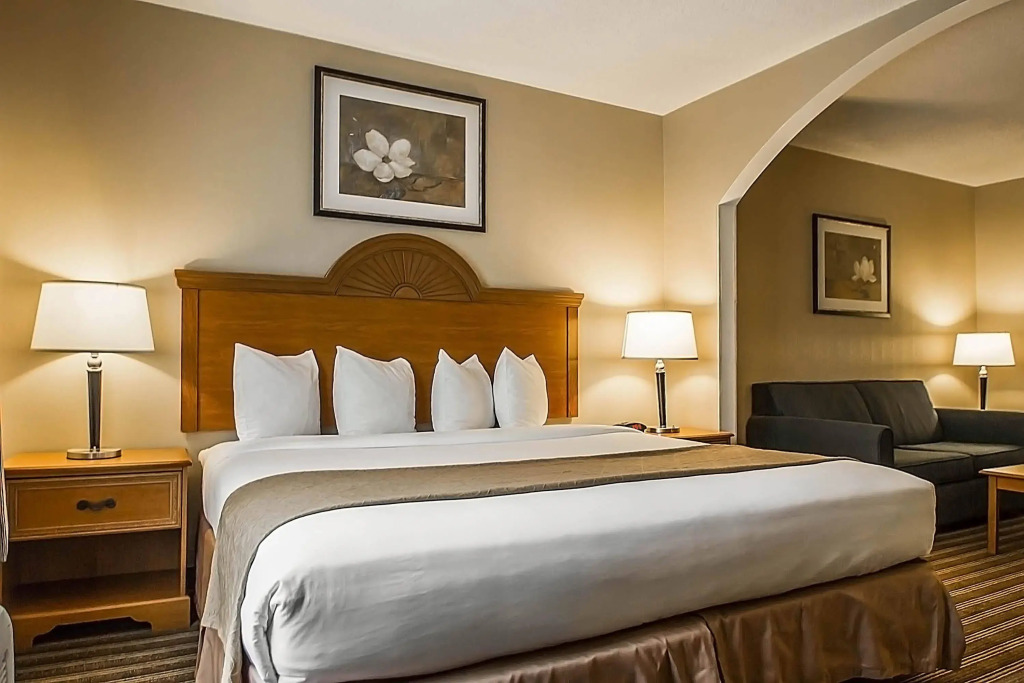 Quality Inn & Suites Fishkill South near I-84