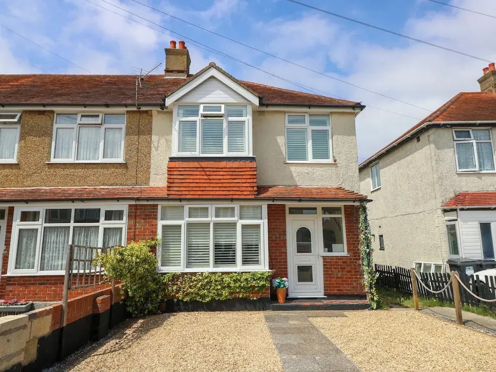 32 Cranleigh Close