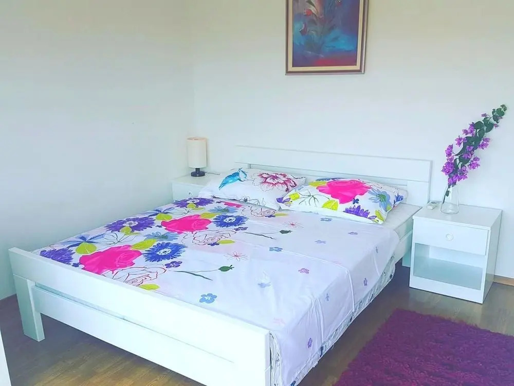 Floral Apartments Yazzy 2
