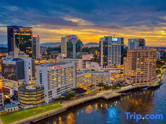 Riverbank Suites 408