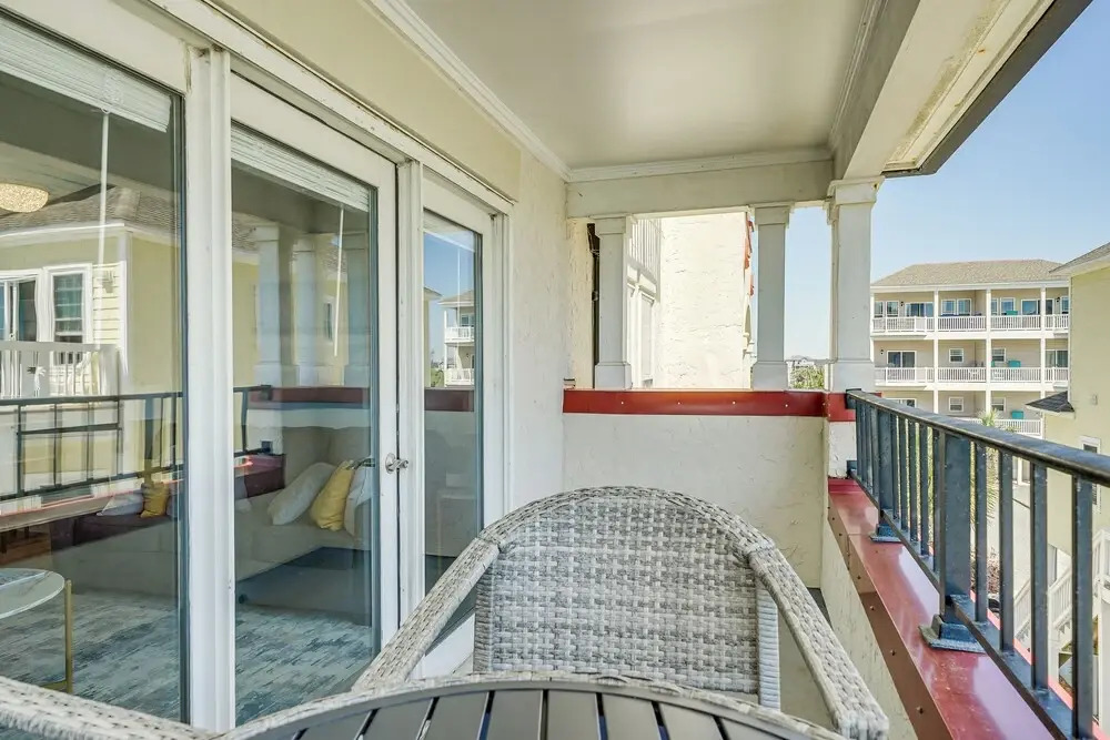 Sunrise Oceanview Escape & Pool in N Topsail Beach