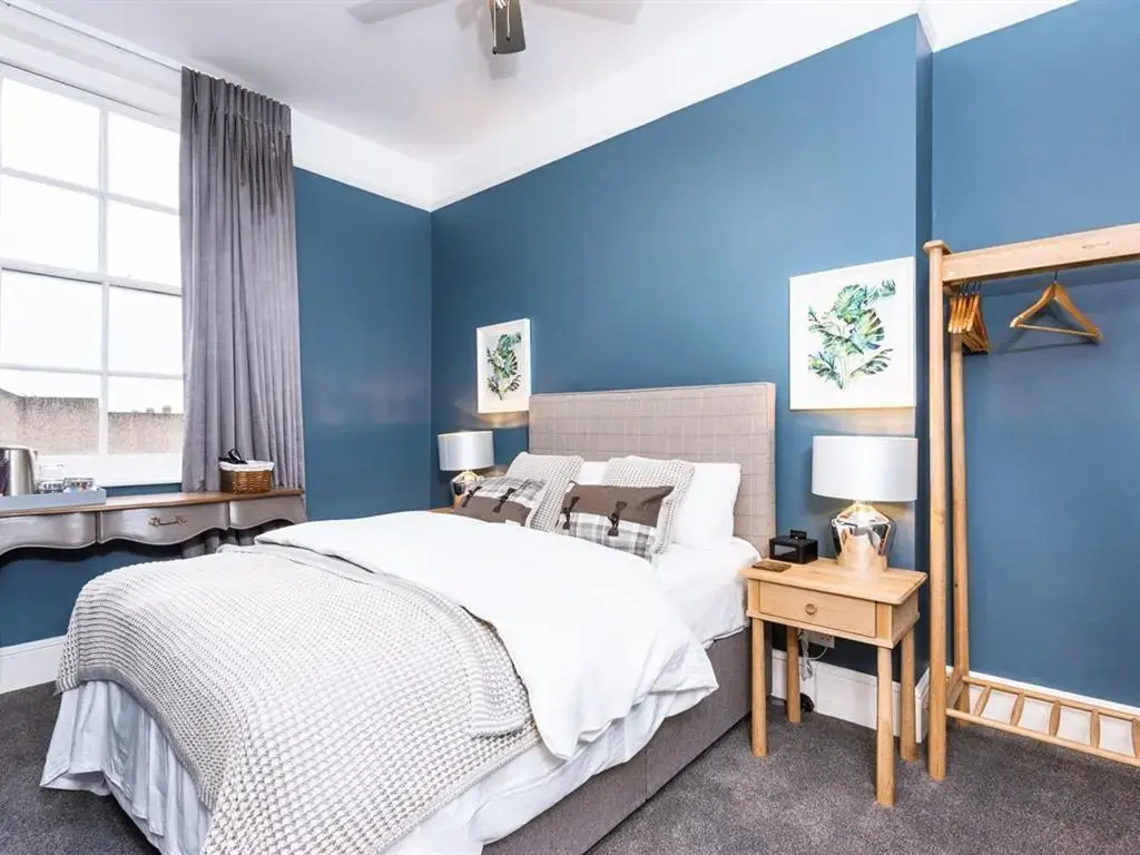 Summerfield Pub & Boutique Rooms