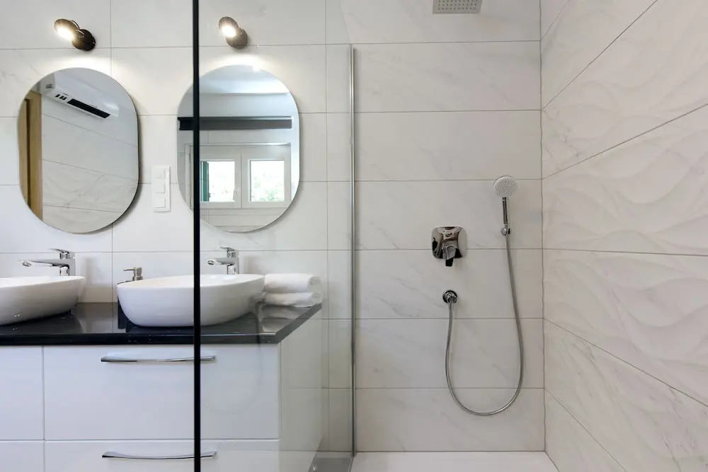 Luxury beach apartment private parking