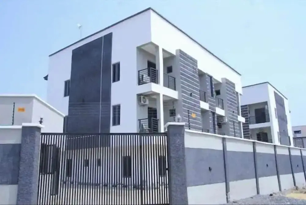 Triangle Apartment