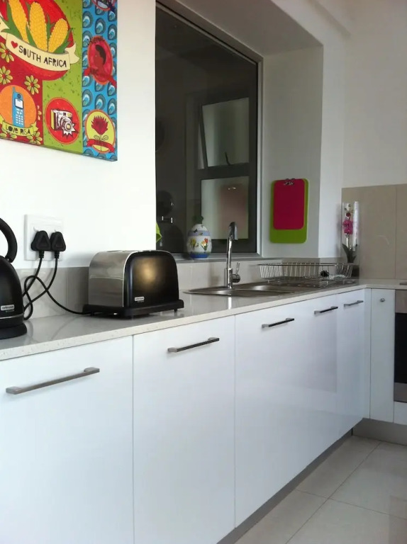 121 Ocean View Drive Studio Apartment