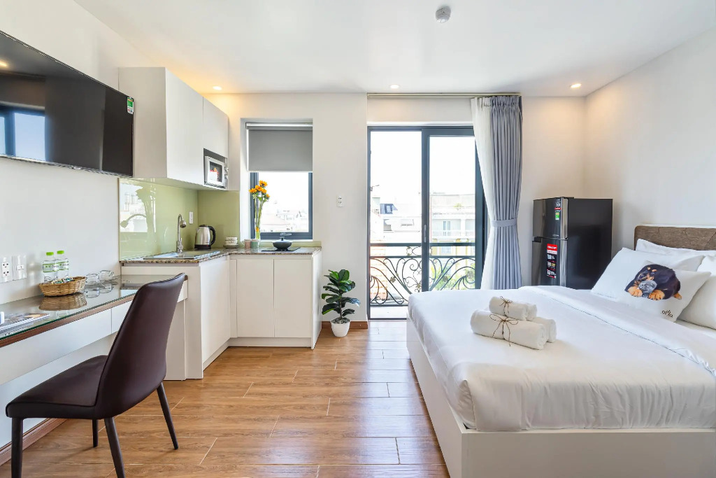 The Royal Hotel & Apartment - Phu My Hung