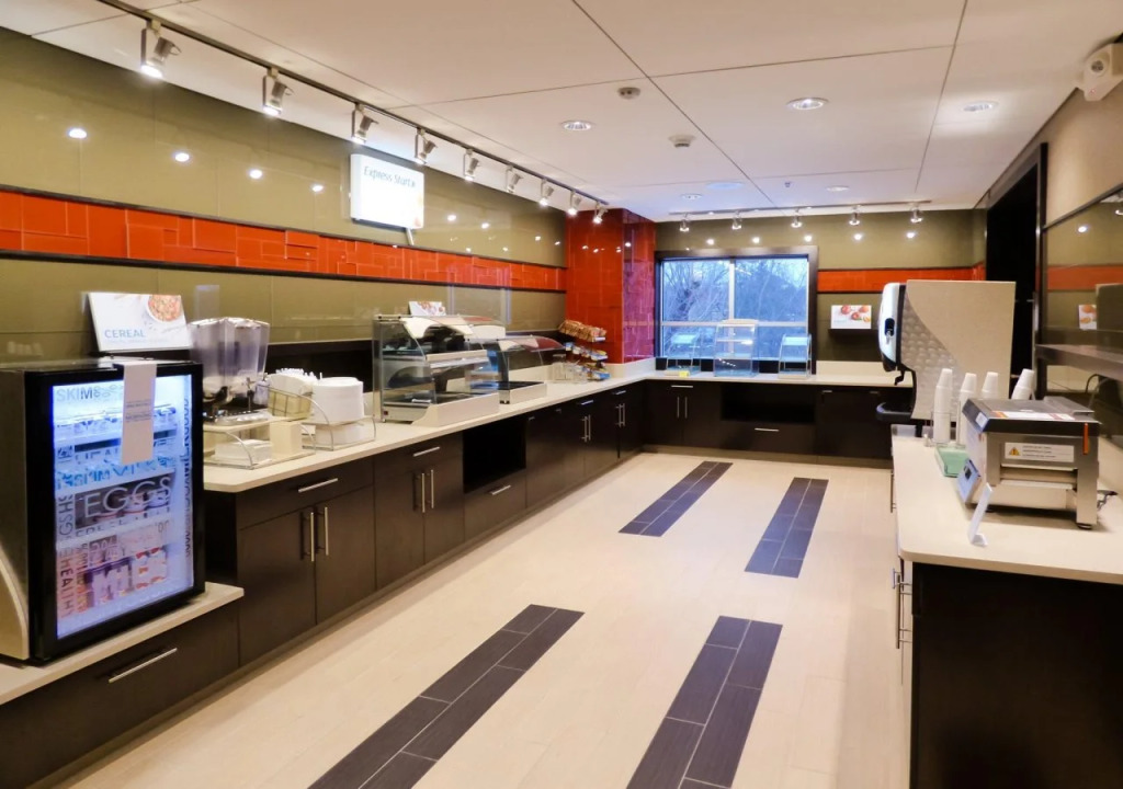 Holiday Inn Express & Suites Plymouth - Ann Arbor Area by IHG