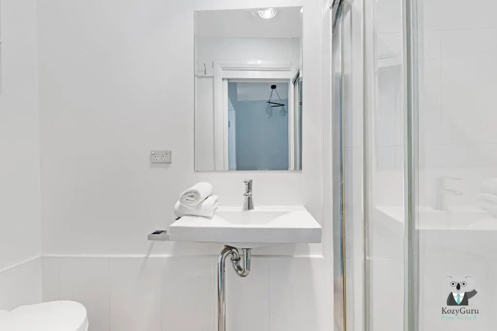 KOZYGURU Redfern Lovely 2 Bedroom Terrace 1x FREE Parking NRE005