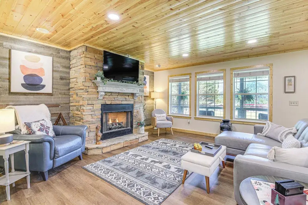 Family Sevierville Cottage w/ Game Room & Hot Tub!