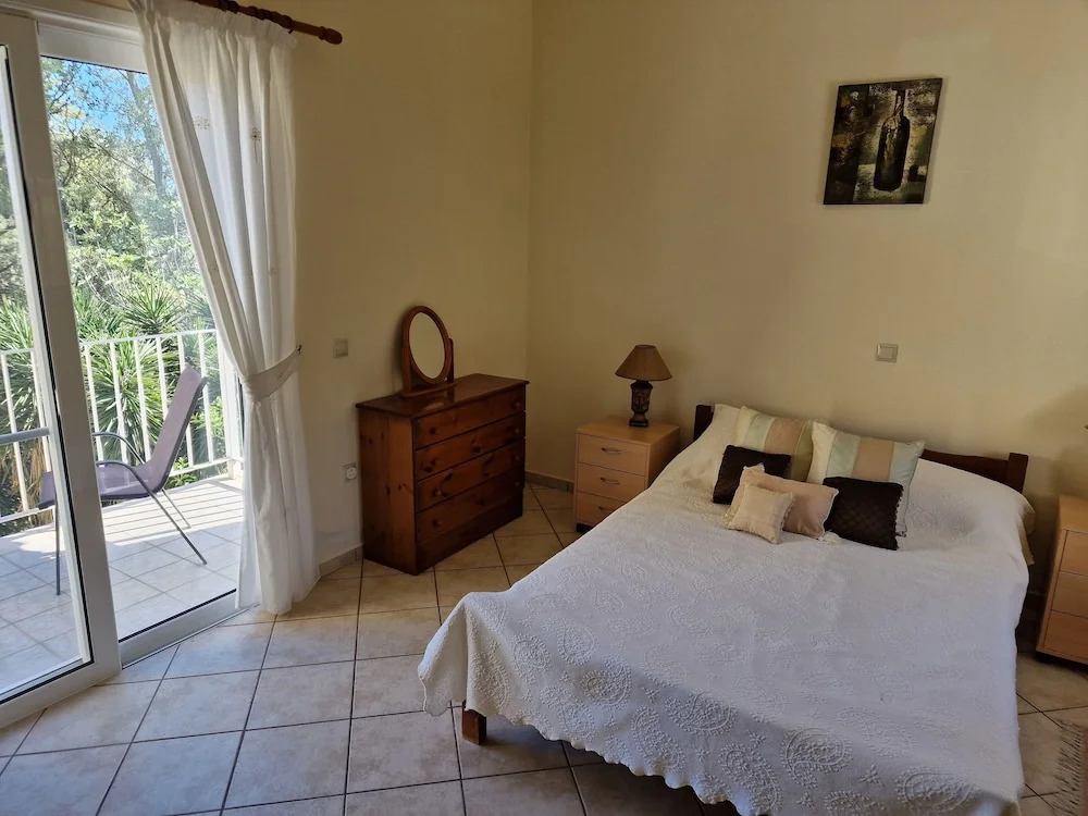 Skala - Villa - Sleeps 7 - Parking - Garden