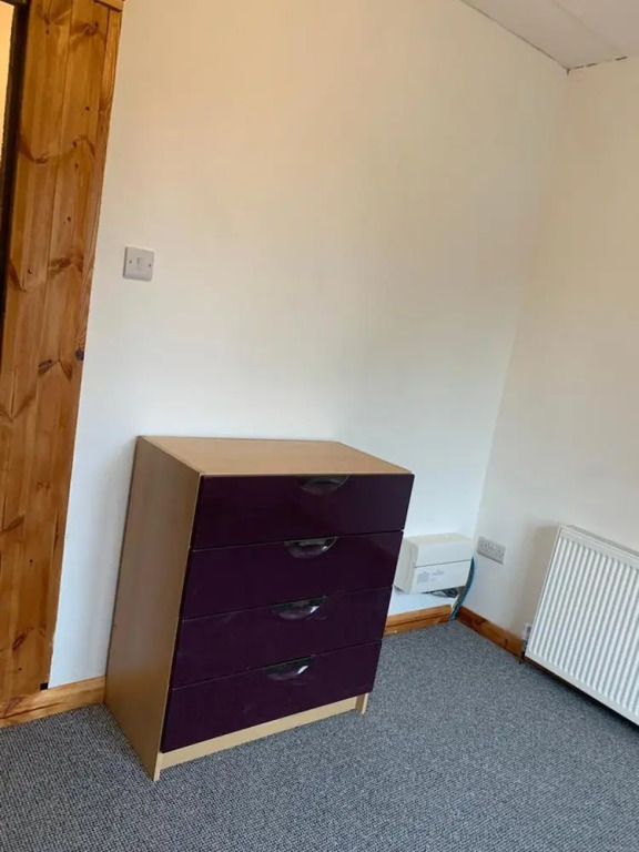 Corner Shop Apartments Sleeps 5 Parking