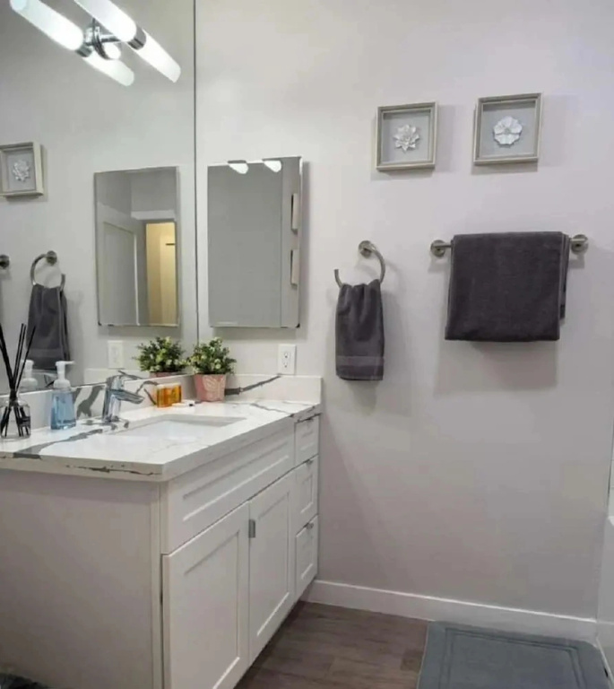 OneLuxStay Coastal 2BR Near Beach