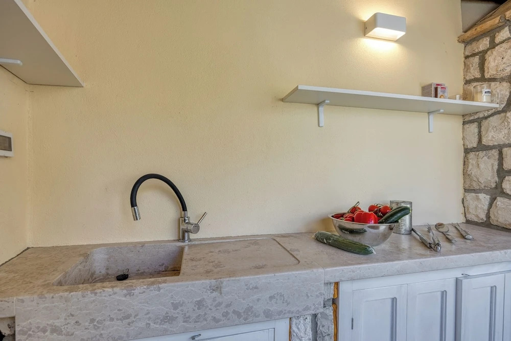 Charming Island Villa Alba - Happy Rentals
