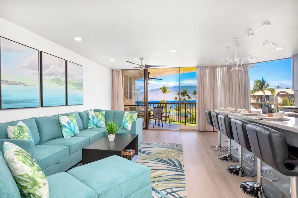 2BR/2BA Oceanfront Condo in Maui Sunset