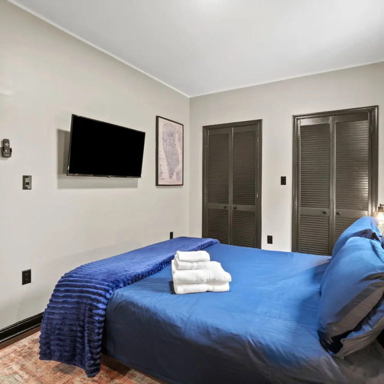 Spacious Sunny Shaw 1BR 1BA Apartment