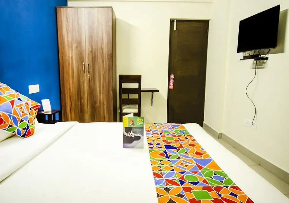 Hotel 12 Degrees West EGL