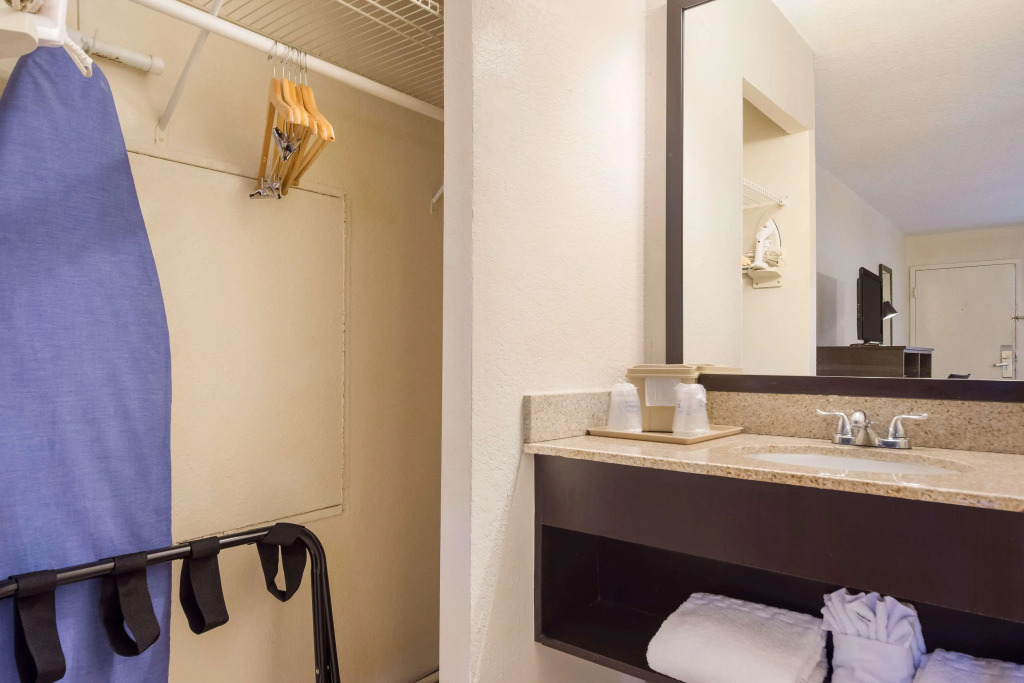 SureStay Hotel by Best Western St Pete Clearwater Airport