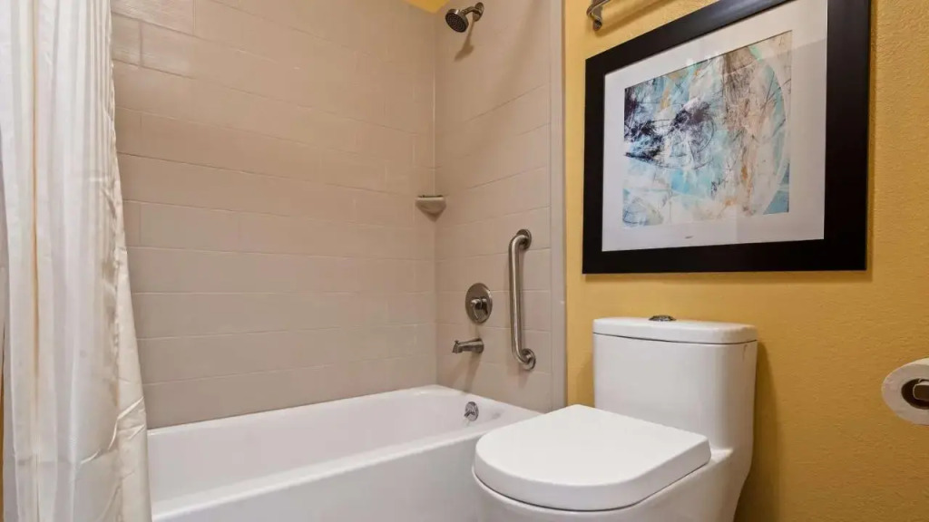 Magnuson Hotel and Suites Lansing