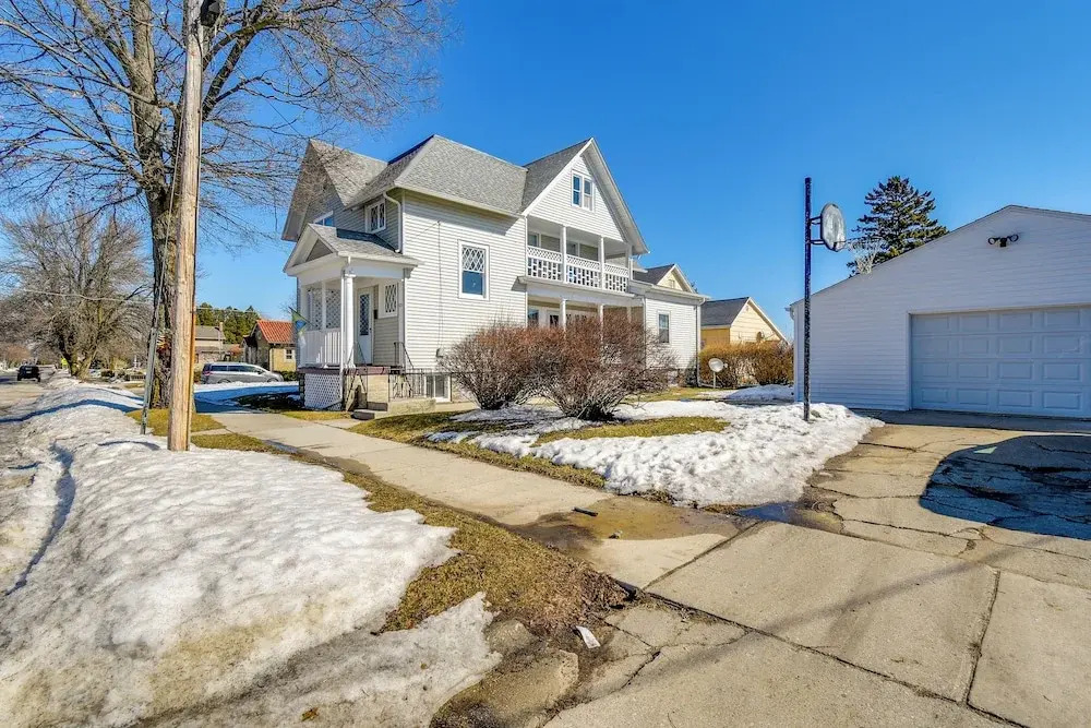 Lake Michigan Vacation Rental: 1 Block to Marina!