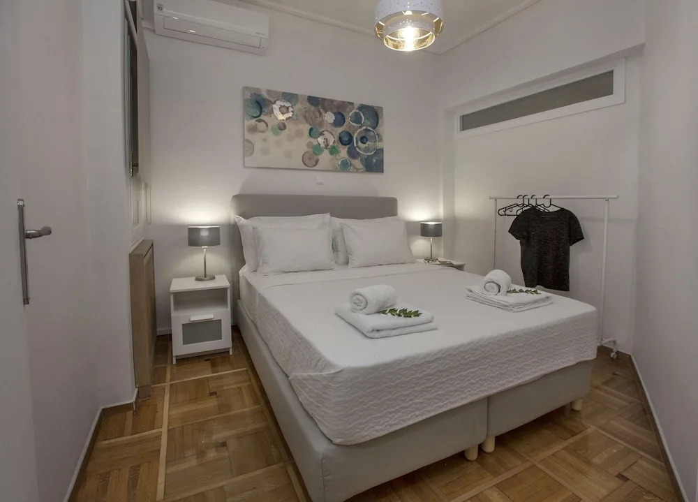Modern Apartment close to Acropolis Museum by GHH