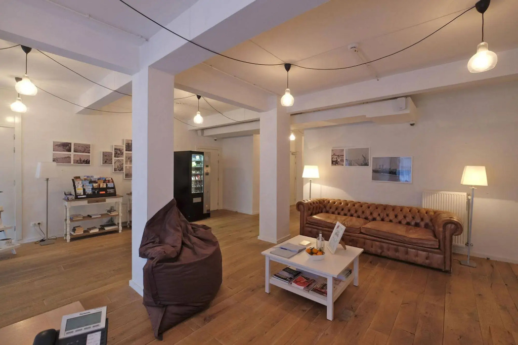 Avenue Beach Hotel