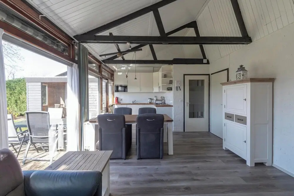 Bungalow Near Sint Maartenszee Beach