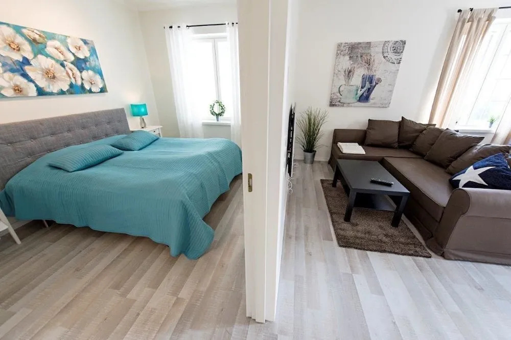 Townhouse Apartments