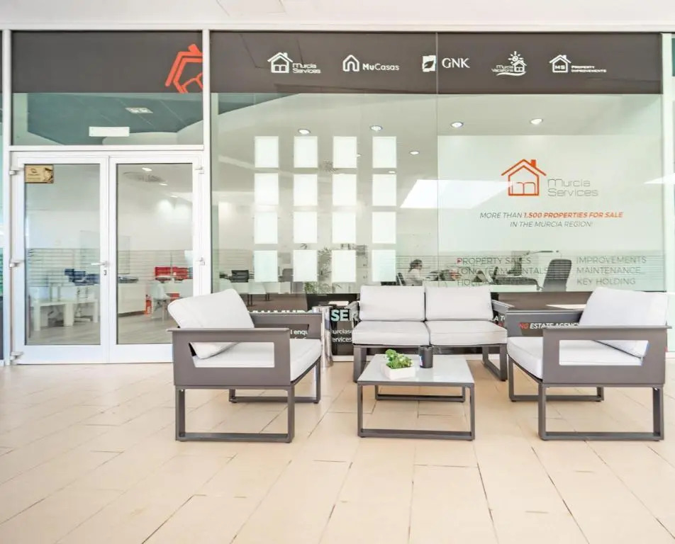 Stunning Modernised Ground Floor Apartment - AA1502LT
