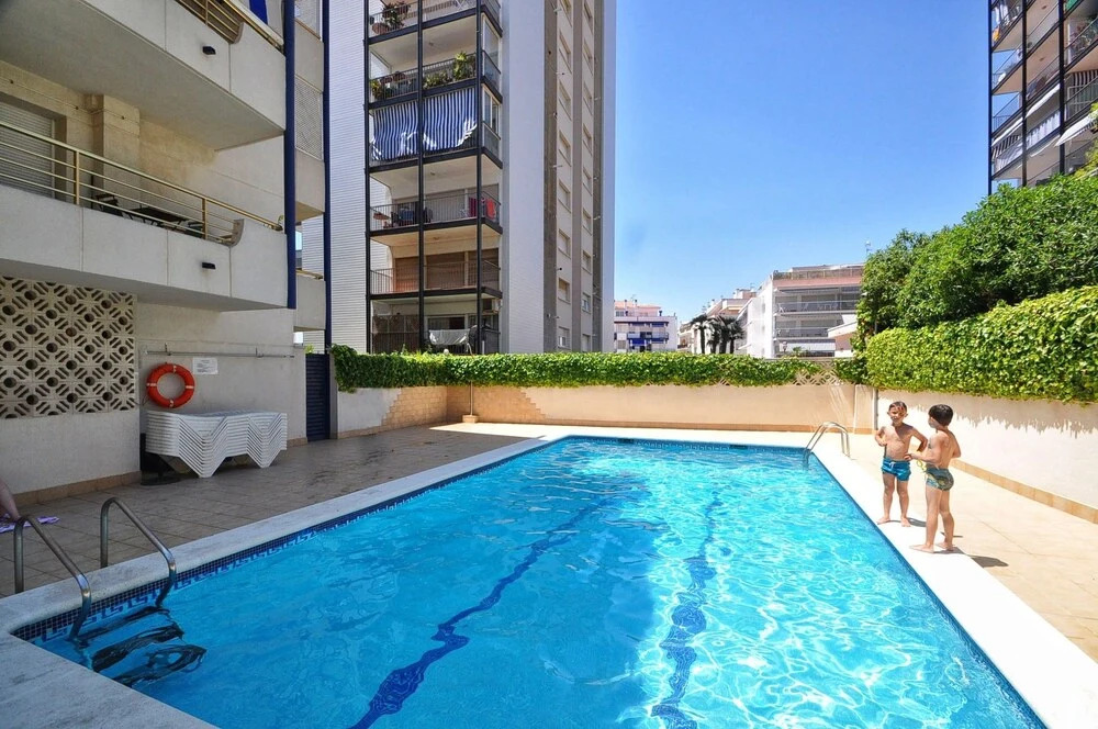 2BR Center & Swimming Pool