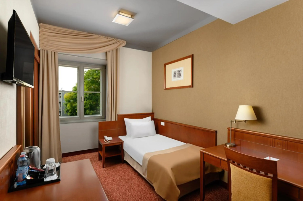 Отель Mercure Szekesfehervar Magyar Kiraly Hotel