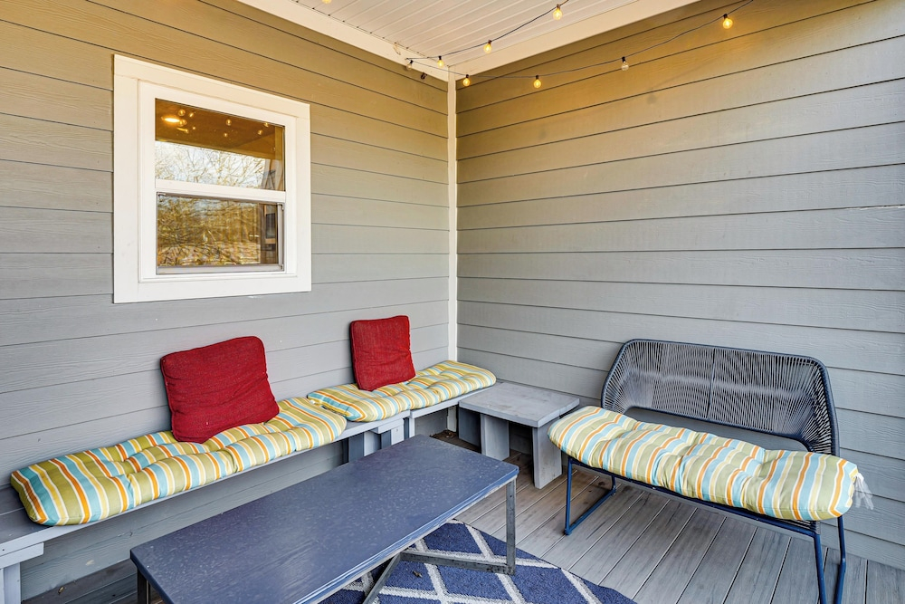 6 Mi to Broadway: Nashville Townhome w/ Balcony!