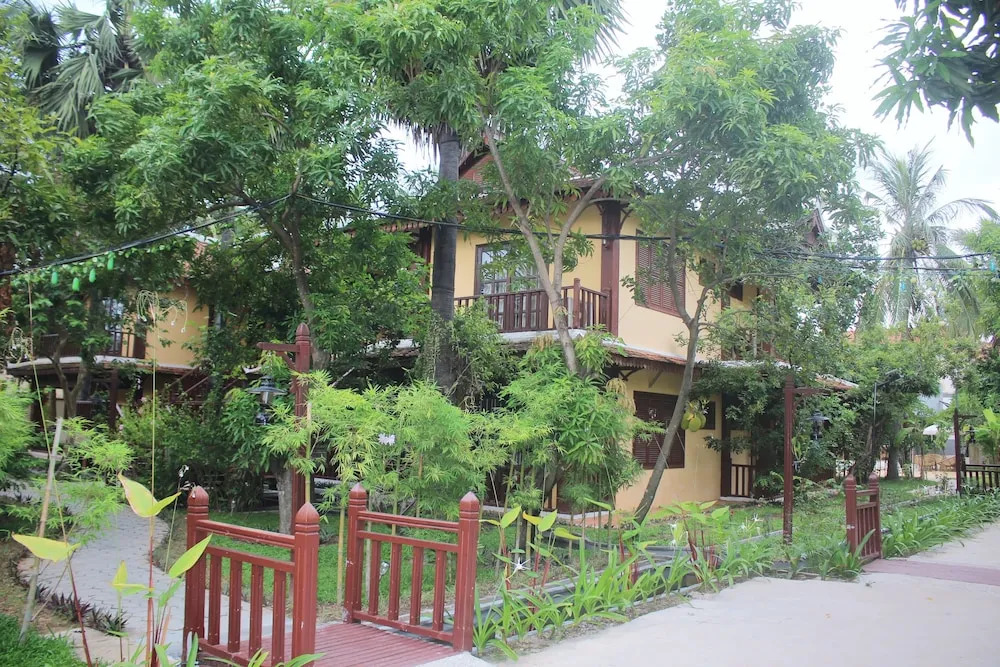 Suryavara Residence Hotel