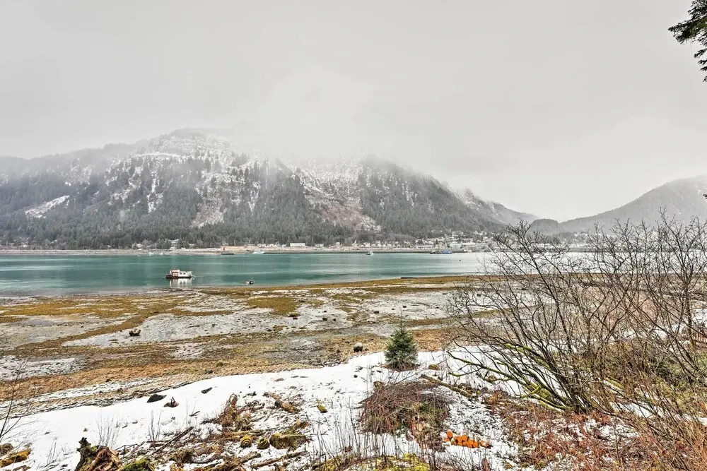 Waterfront House w/ Glacial Views - Near Downtown!