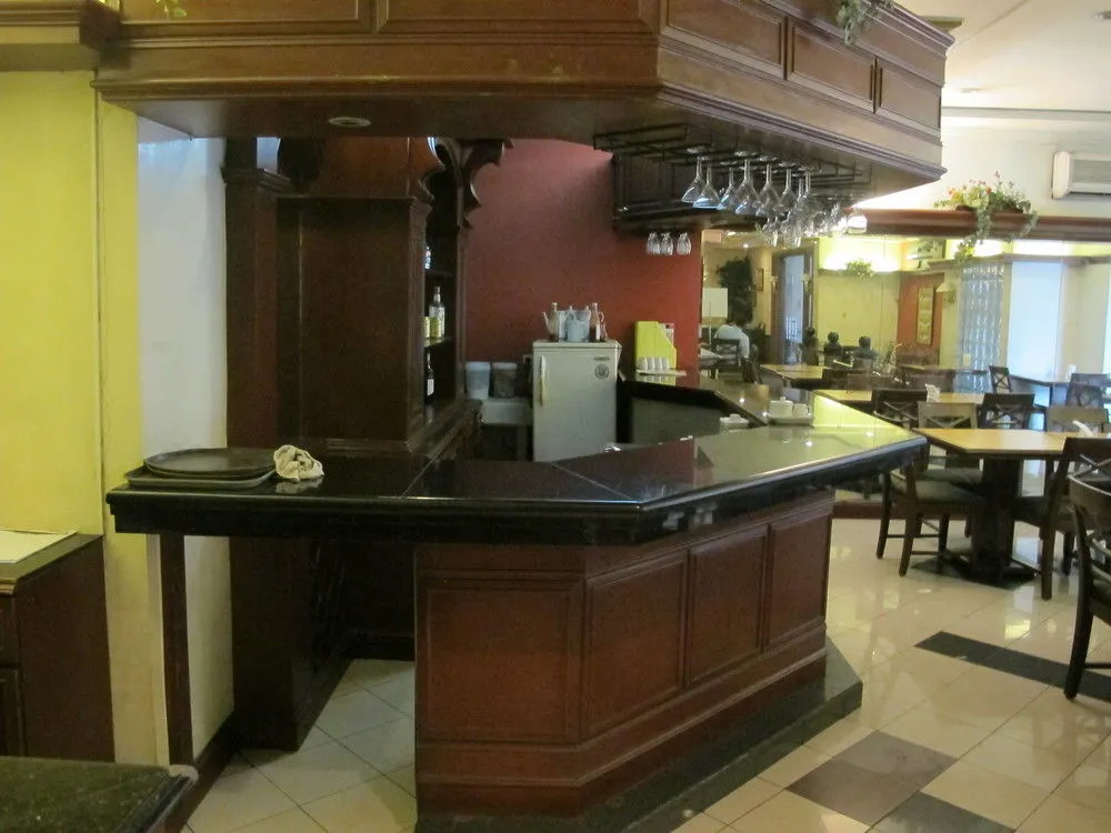 Aussie Slouch Hat Inn and Pub