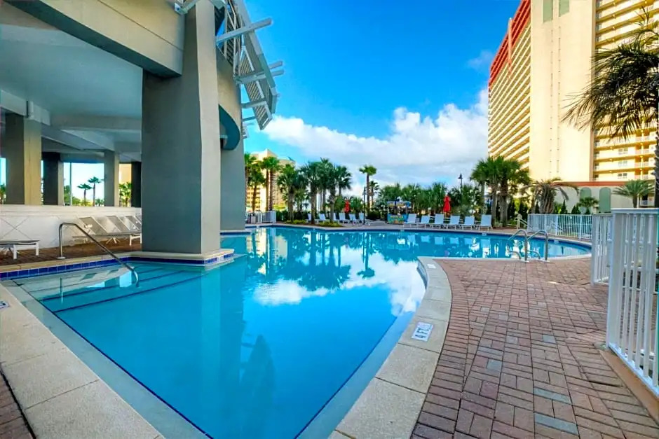 Laketown Wharf 1035 By ZIA