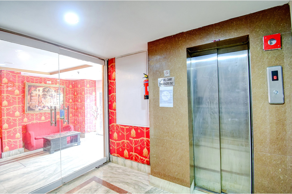 FabHotel Raj Darbar - Nr Kolkata Airport