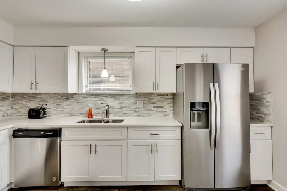 Great 6 BR/4 BA house for larger groups up to 12 by AllSet Turnover