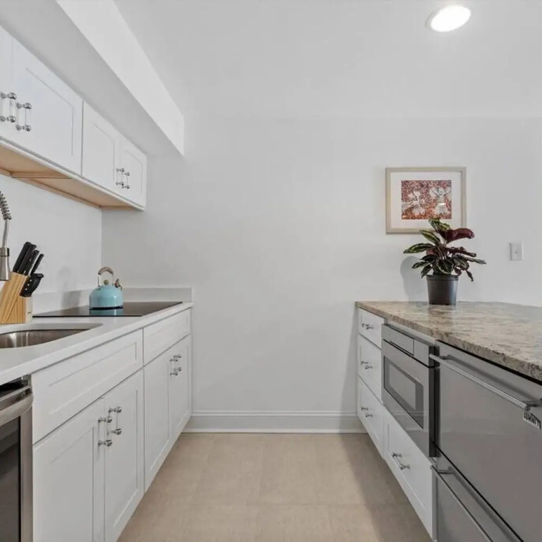 Stone s Throw From Capitol Hill Free Parking