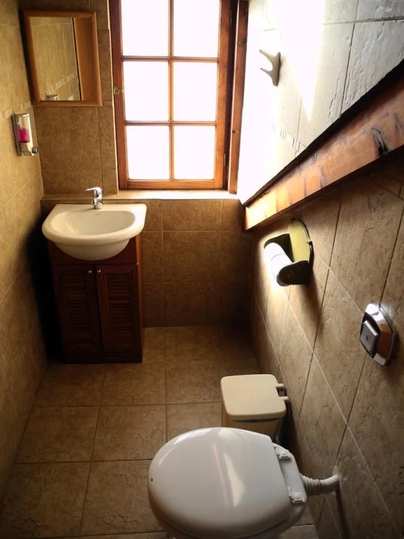 Periko´s Youth Hostel