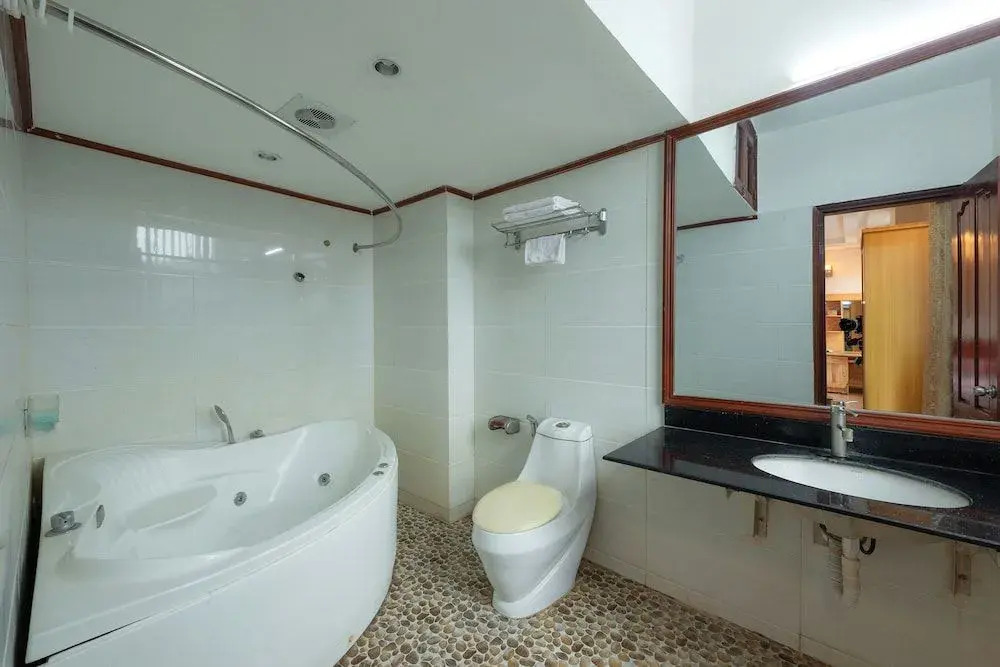 OYO 472 Lenka Hotel