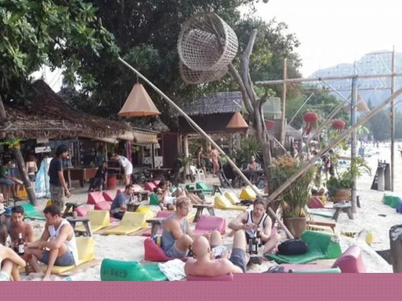 Koh Phi Phi Stones Bar Dorm Rooms & Restaurant