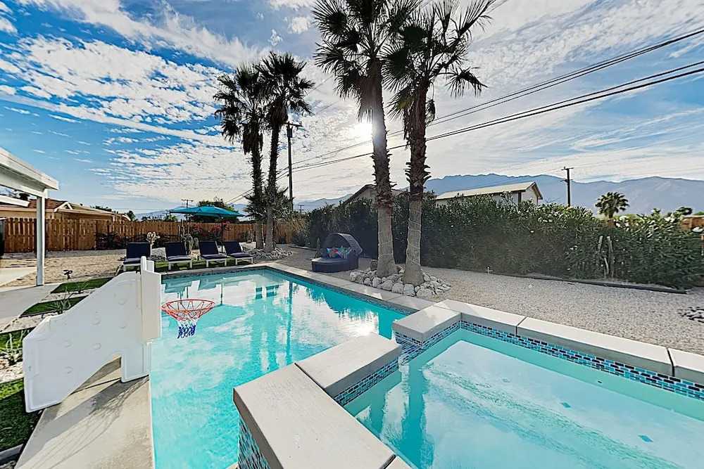 Gated Mountain-view Haven W/ Pool, Hot Tub And Firepit 3 Bedroom Home
