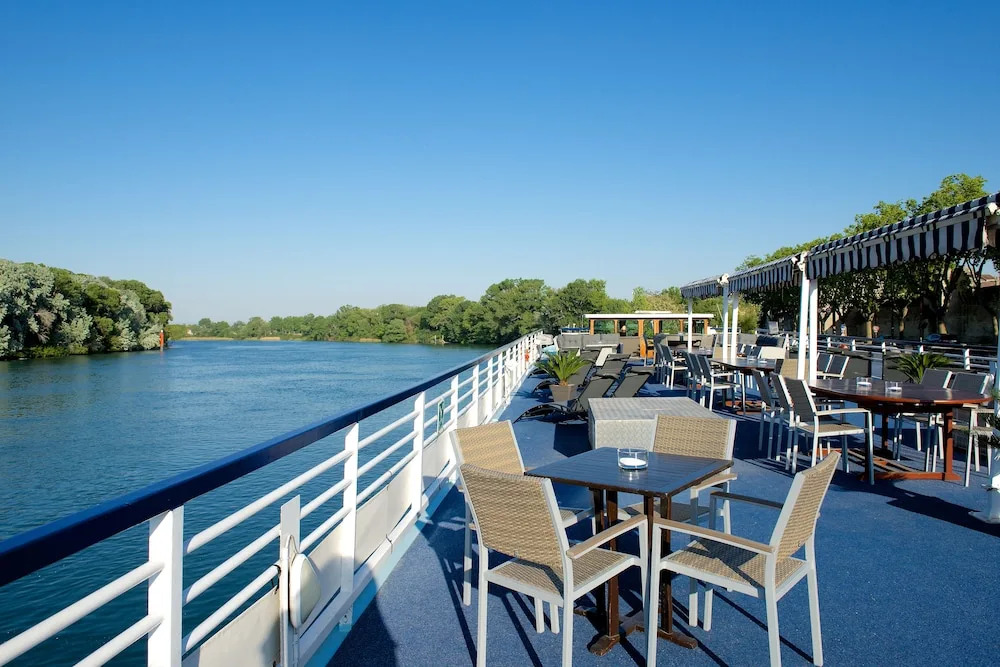 Bateau Hotel à quai Le Chardonnay