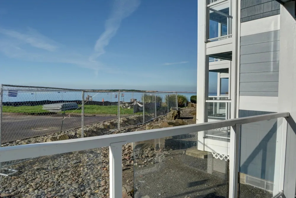 Waters Edge 104 - 1 Br Condo